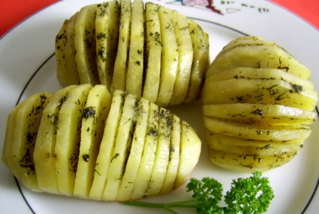 Cartofi Hasselback