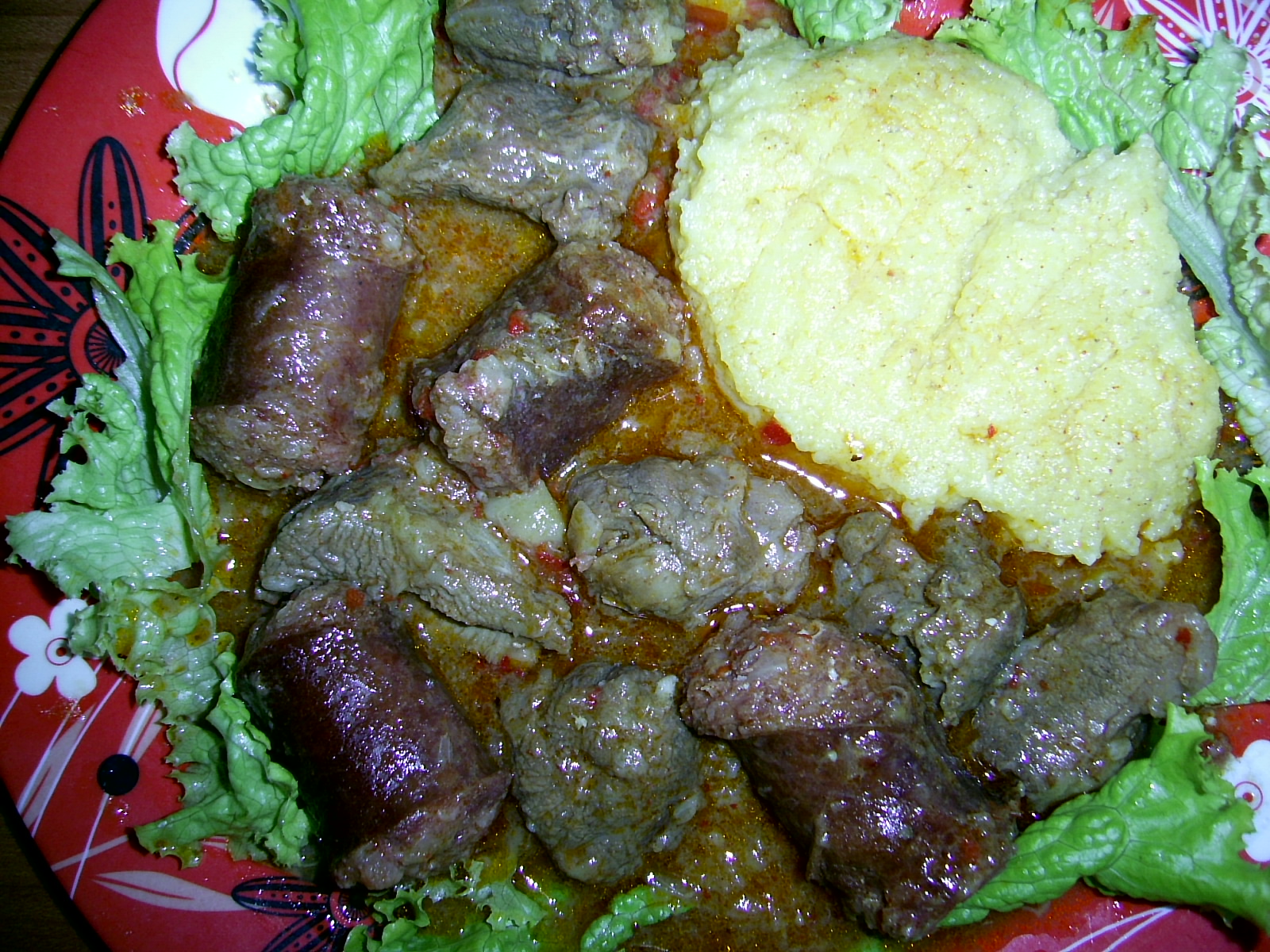 Tocana cu carne de vita  si carnati de casa afumati