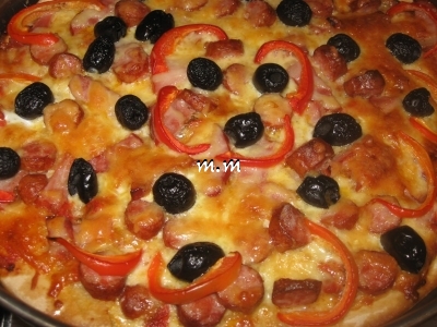 Pizza cu blat crocant