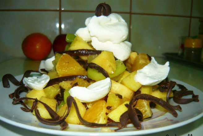 Salata de fructe cu ciocolata