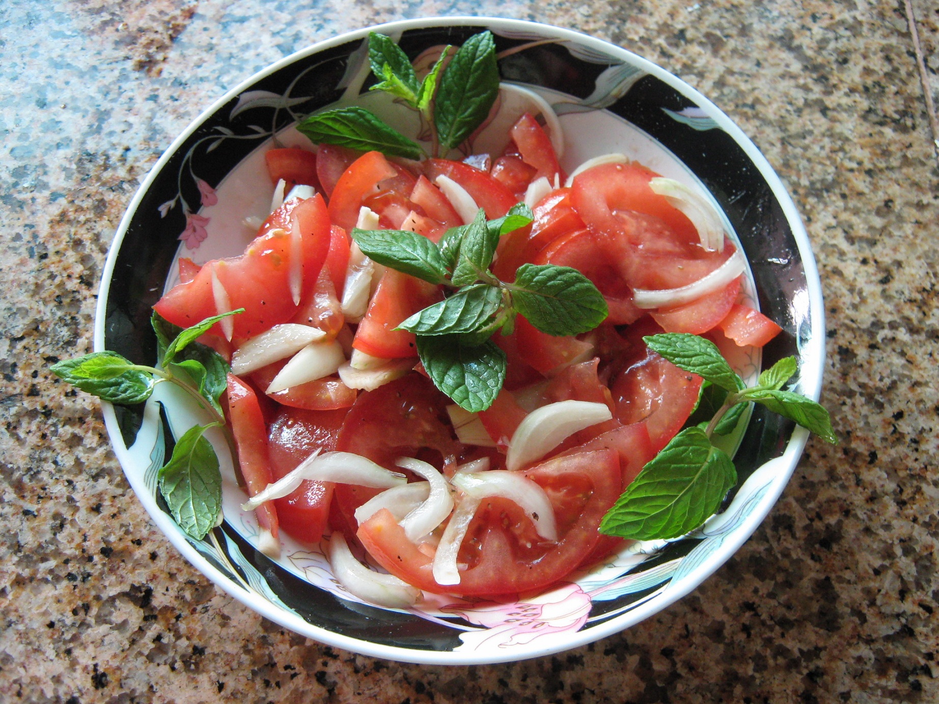 Salata de rosii-stil arab