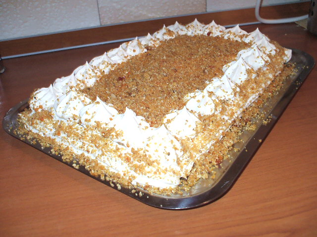 Tort cu crema de zahar ars si crantz