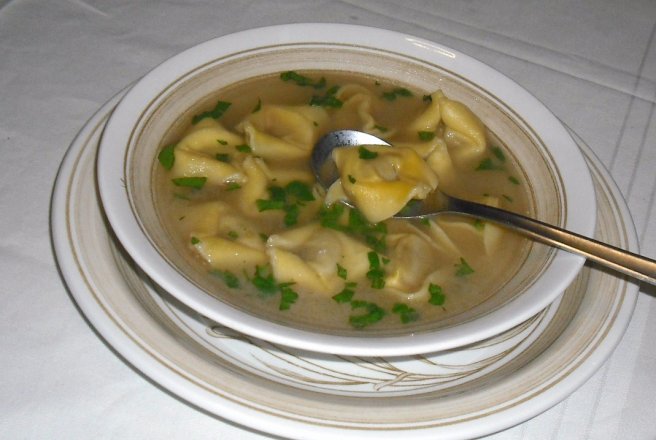 Tortellini in supa de pui