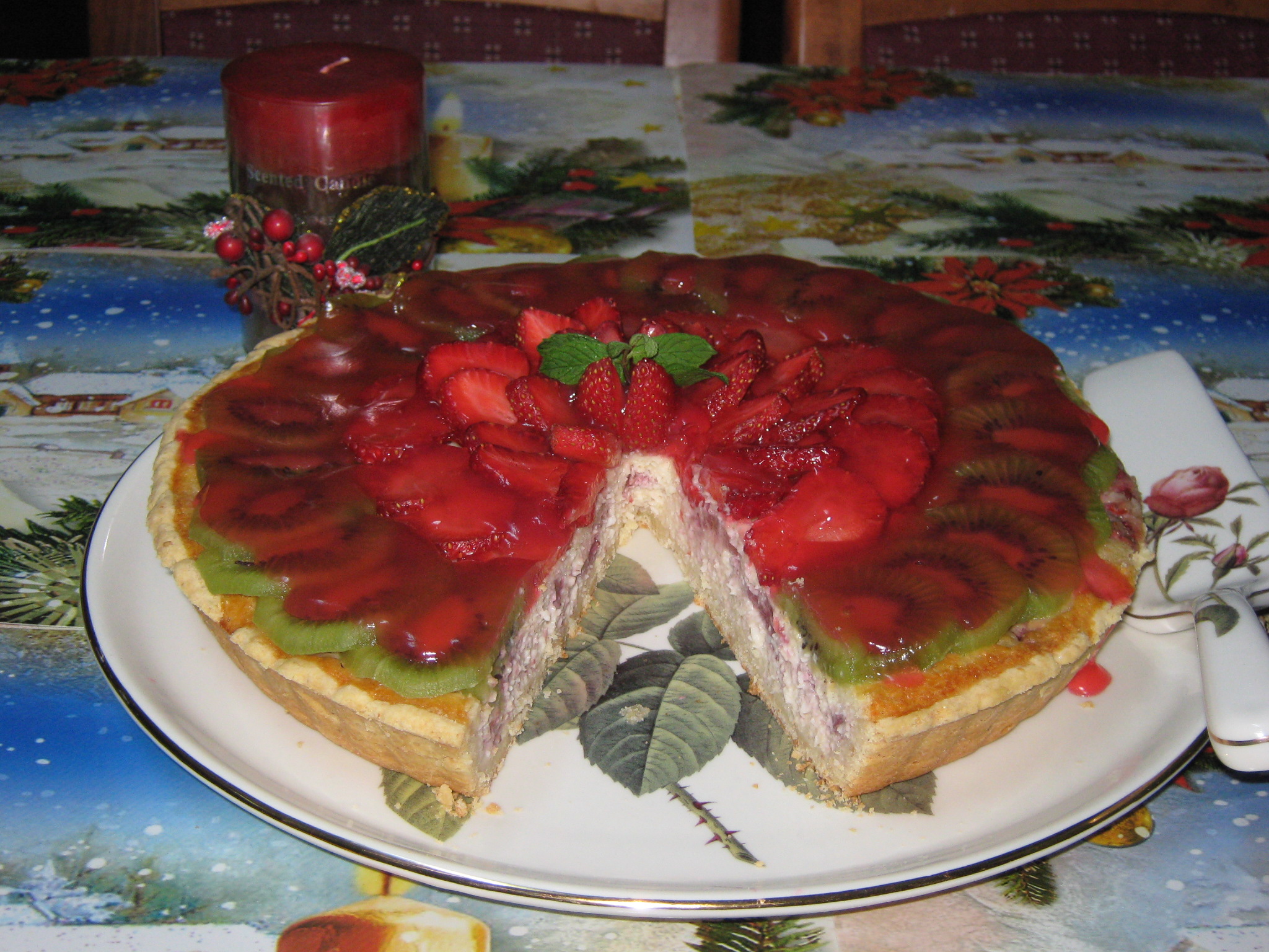 Tarta cu branza dulce si capsuni