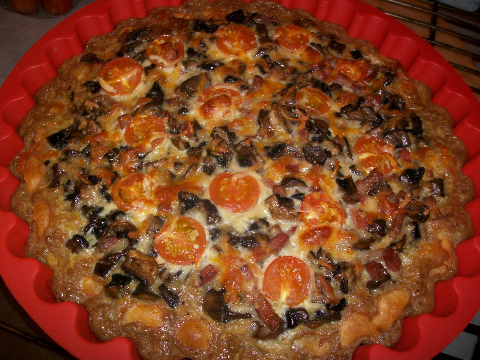 Quiche cu champignons si kaiser