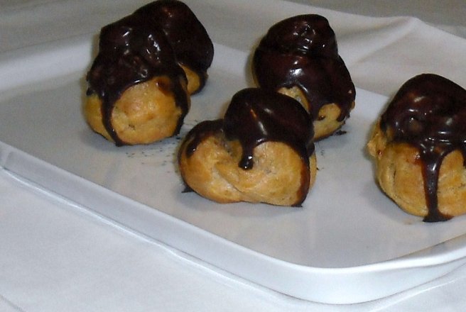 Choux à la creme(cu ciocolata)..