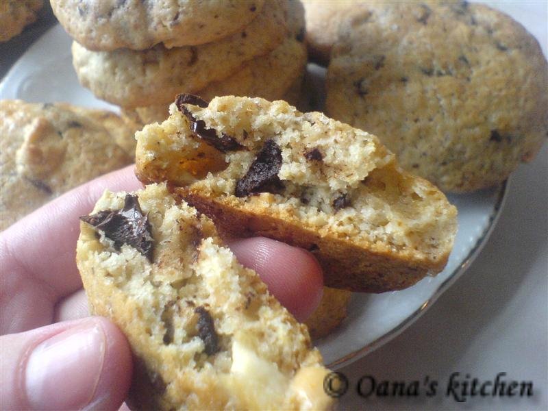 CHOCOLATE CHIP COOKIES