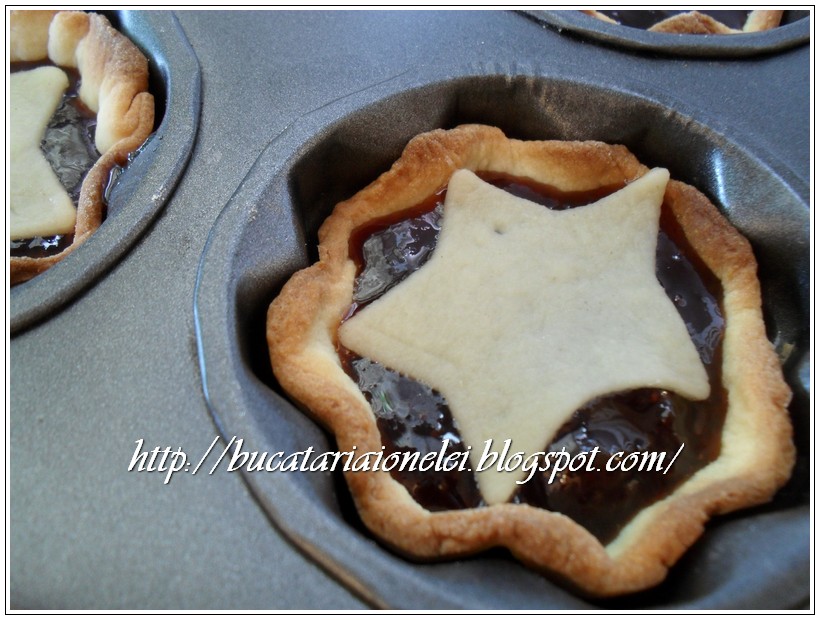 Mini - tarte cu dulceata de capsune