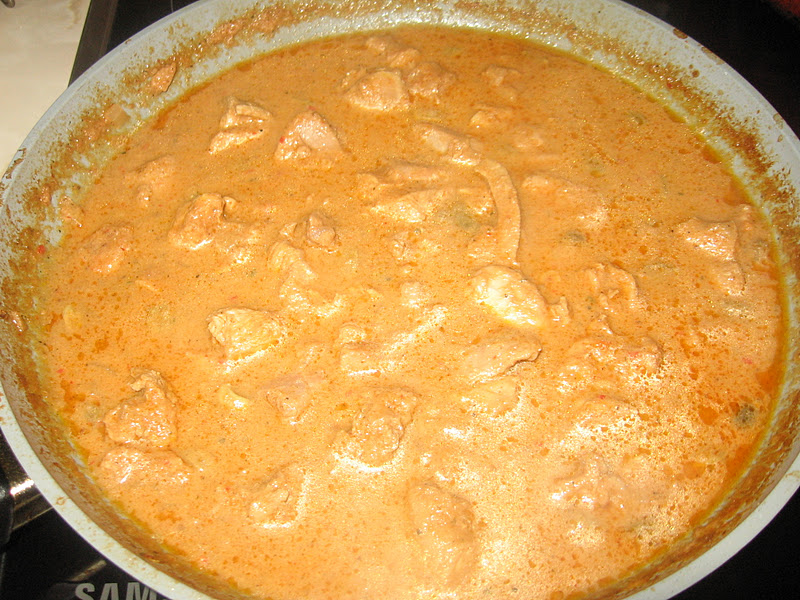 Curry de curcan cu cardamon negru