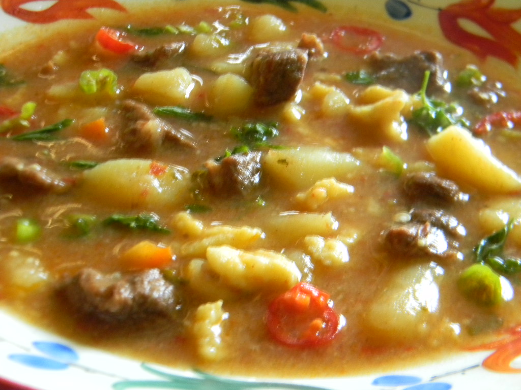 Gulyasleves [ supa gulas ]