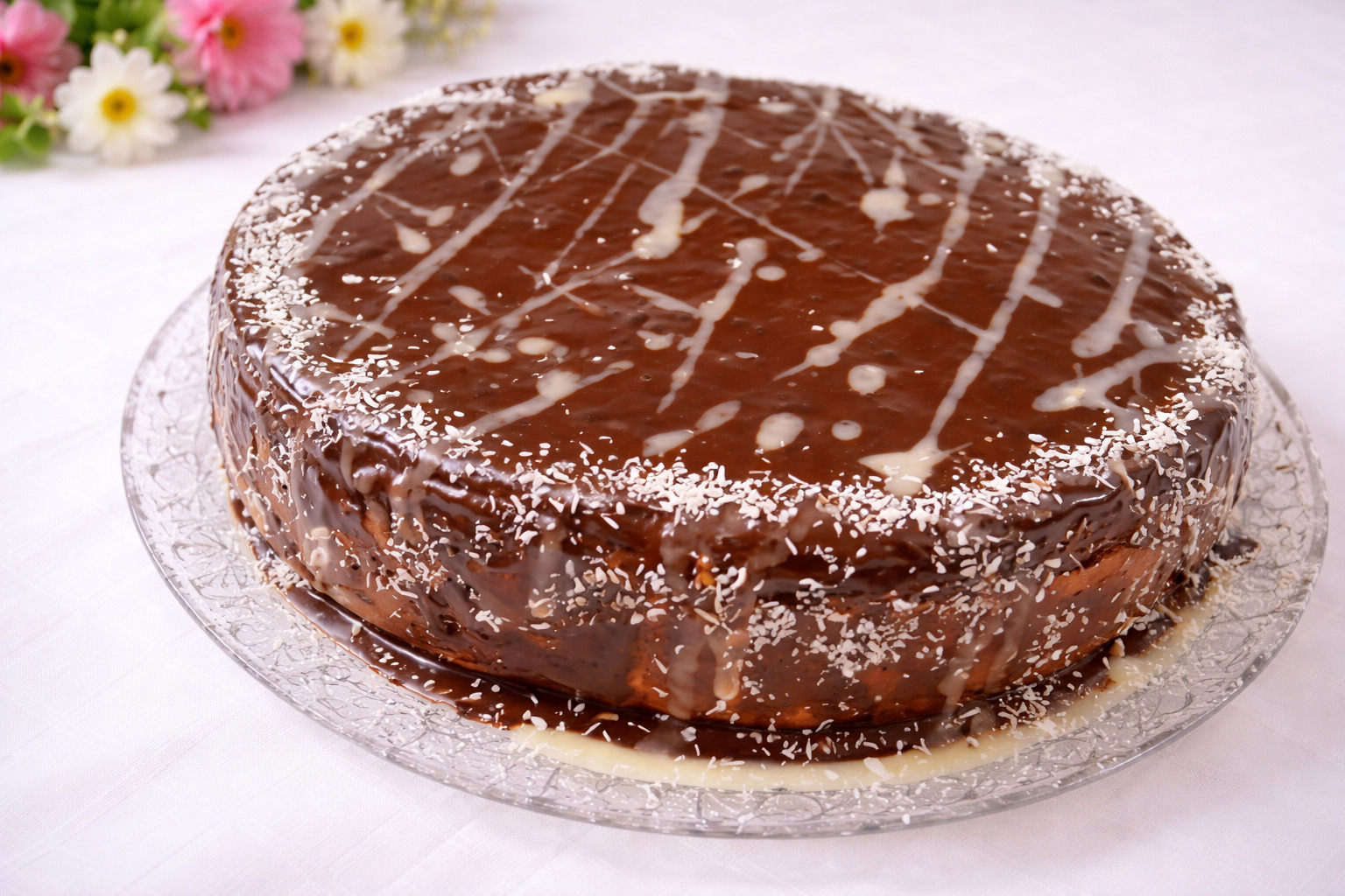 Desert tort cu trei creme de ciocolata