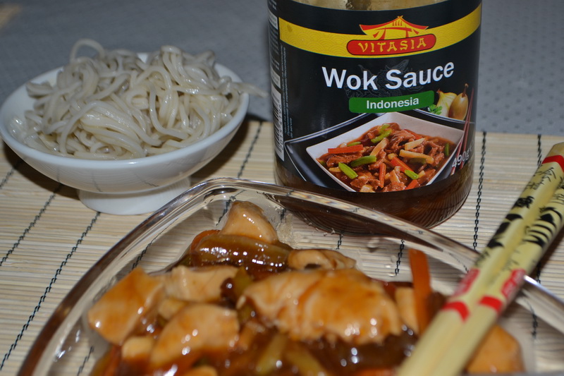 Pui cu Vitasia wok sauce indonesian (by Lidl)