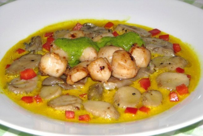 Scoici St.Jacques (scallops) cu ciuperci in sos redus de peste