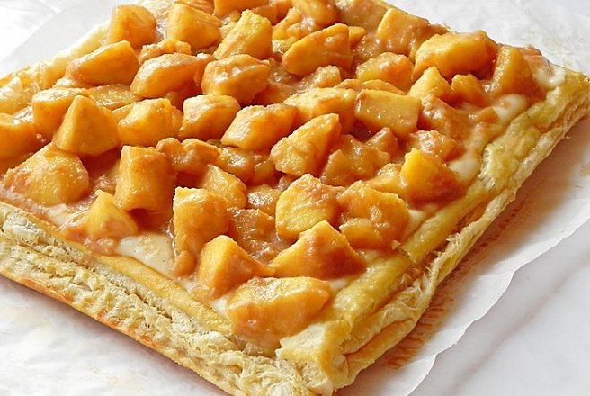 Tarta cu mere in caramel si crema de vanilie