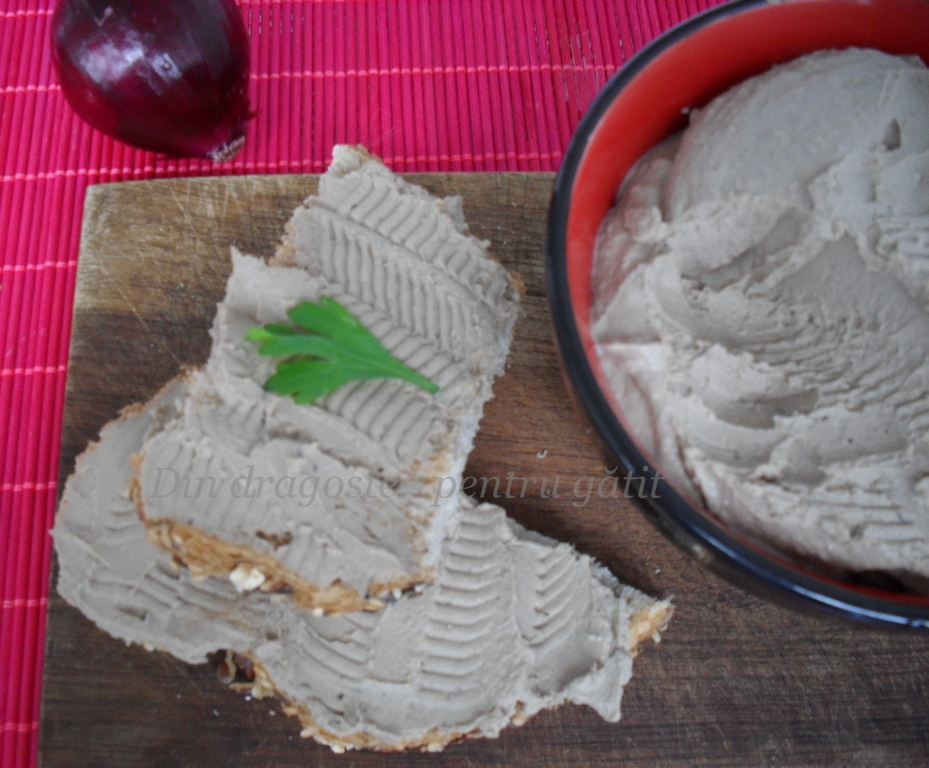 Pate de casă din ficat de pui