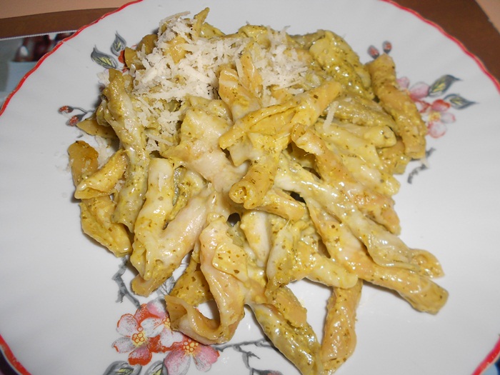 Torchietti al pesto