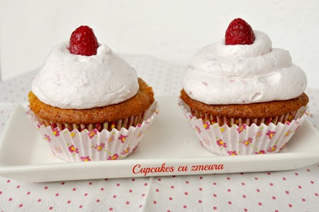 Cupcakes cu zmeură