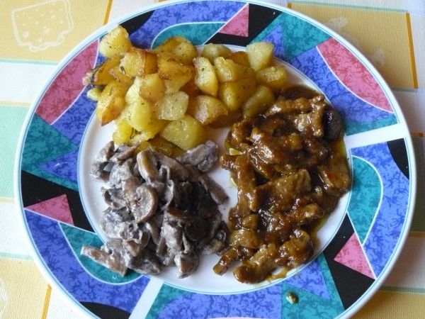 Carne de porc în sos caramel