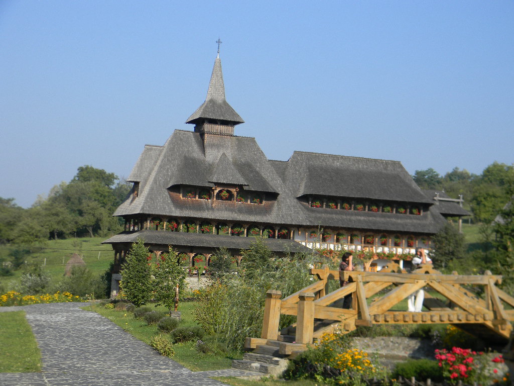 Maramures plai cu flori  - Manastirea Barsana