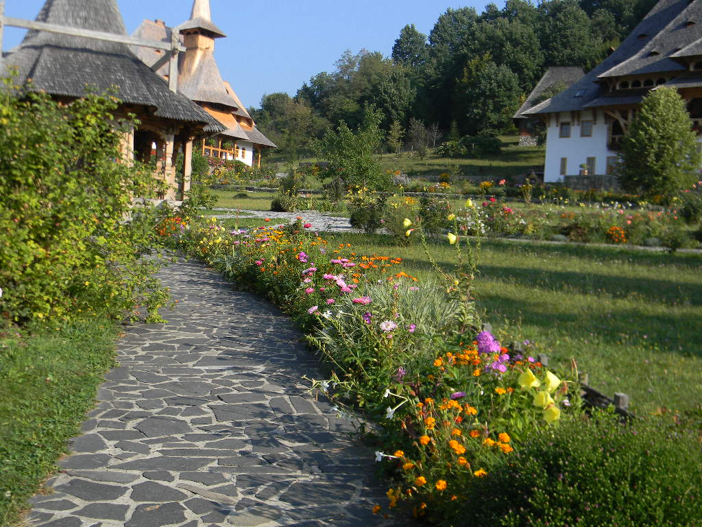 Maramures plai cu flori  - Manastirea Barsana