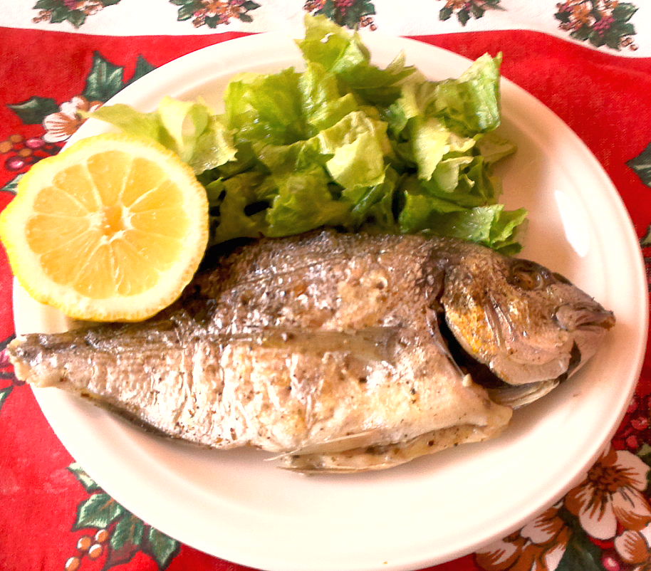 Dorada cu salata verde