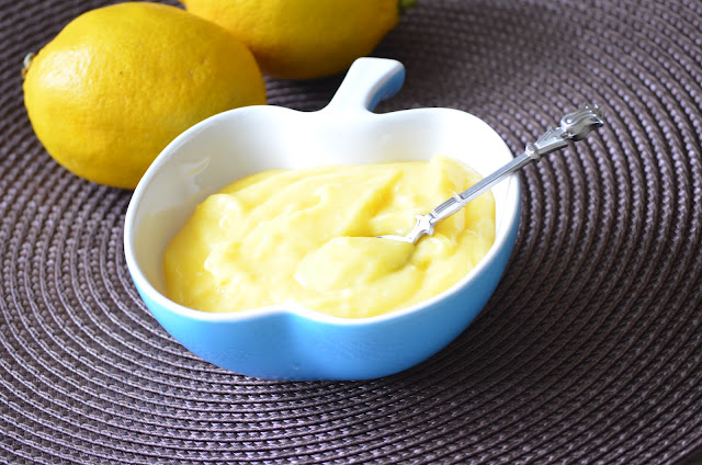 Inghetata cu lemon curd si afine