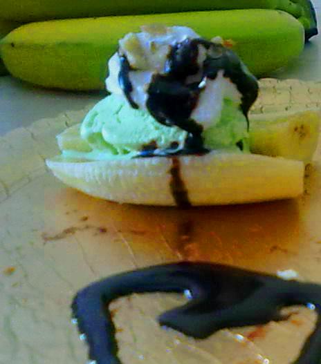 Banana split ( varianta pentru copii )