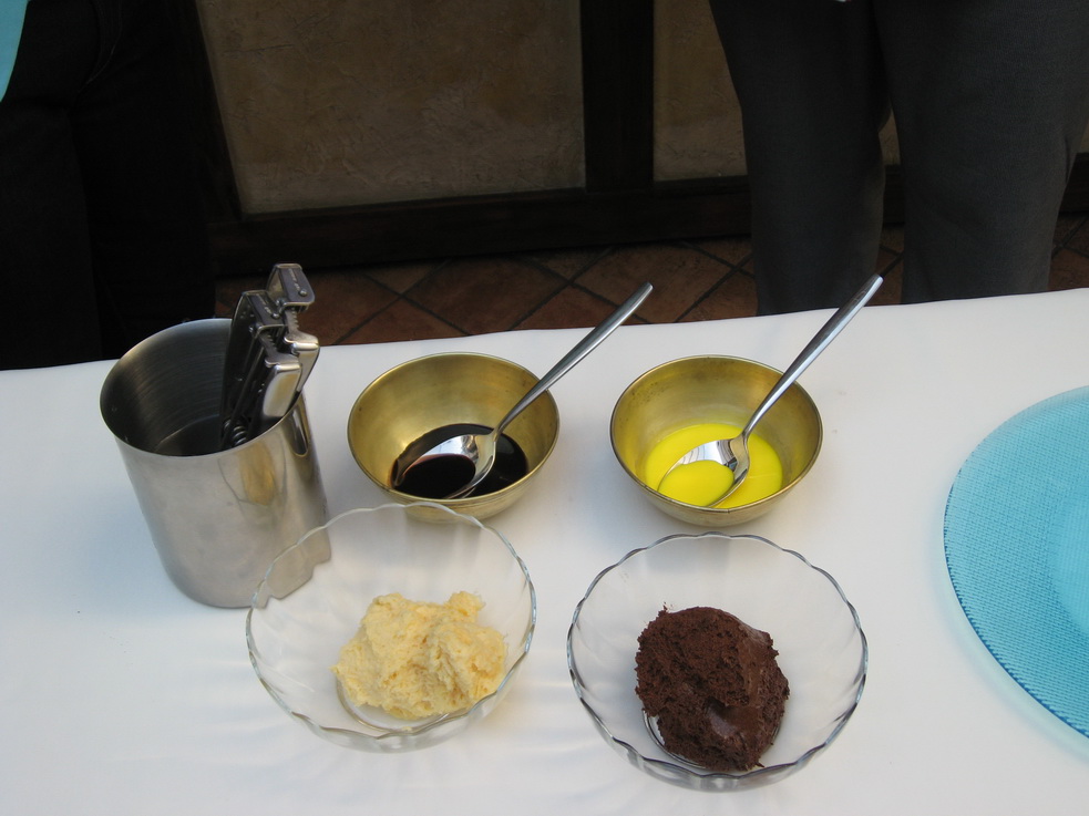 Mousse de ciocolata alba si neagra