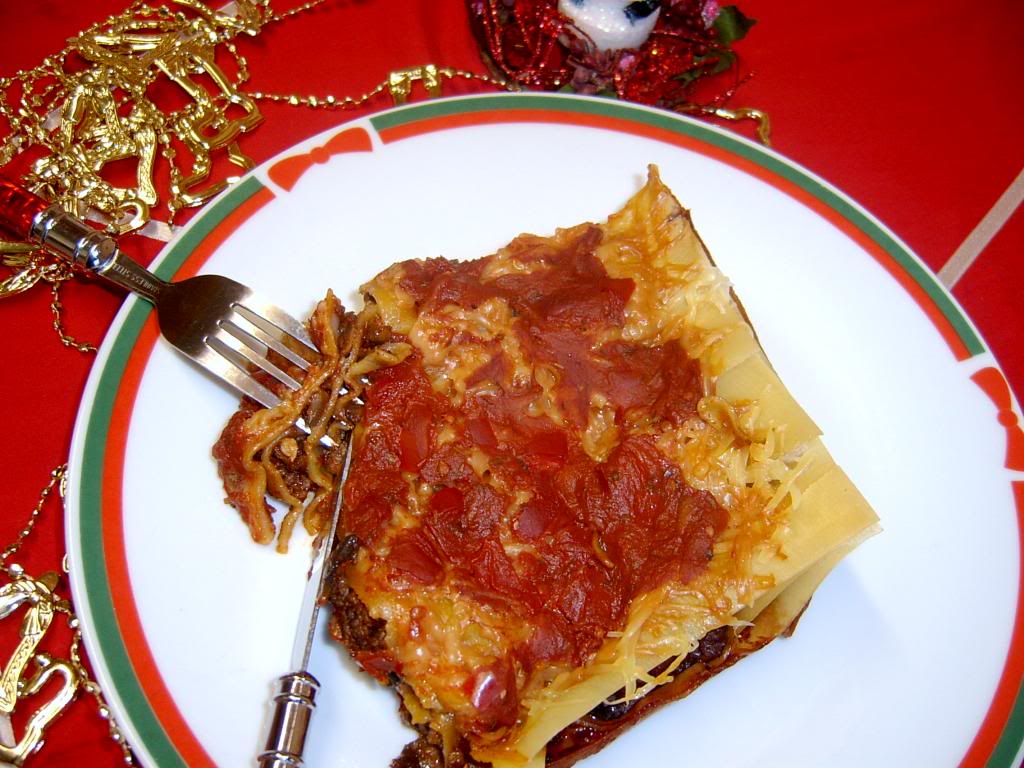 Lasagna cu carne si sos de rosii