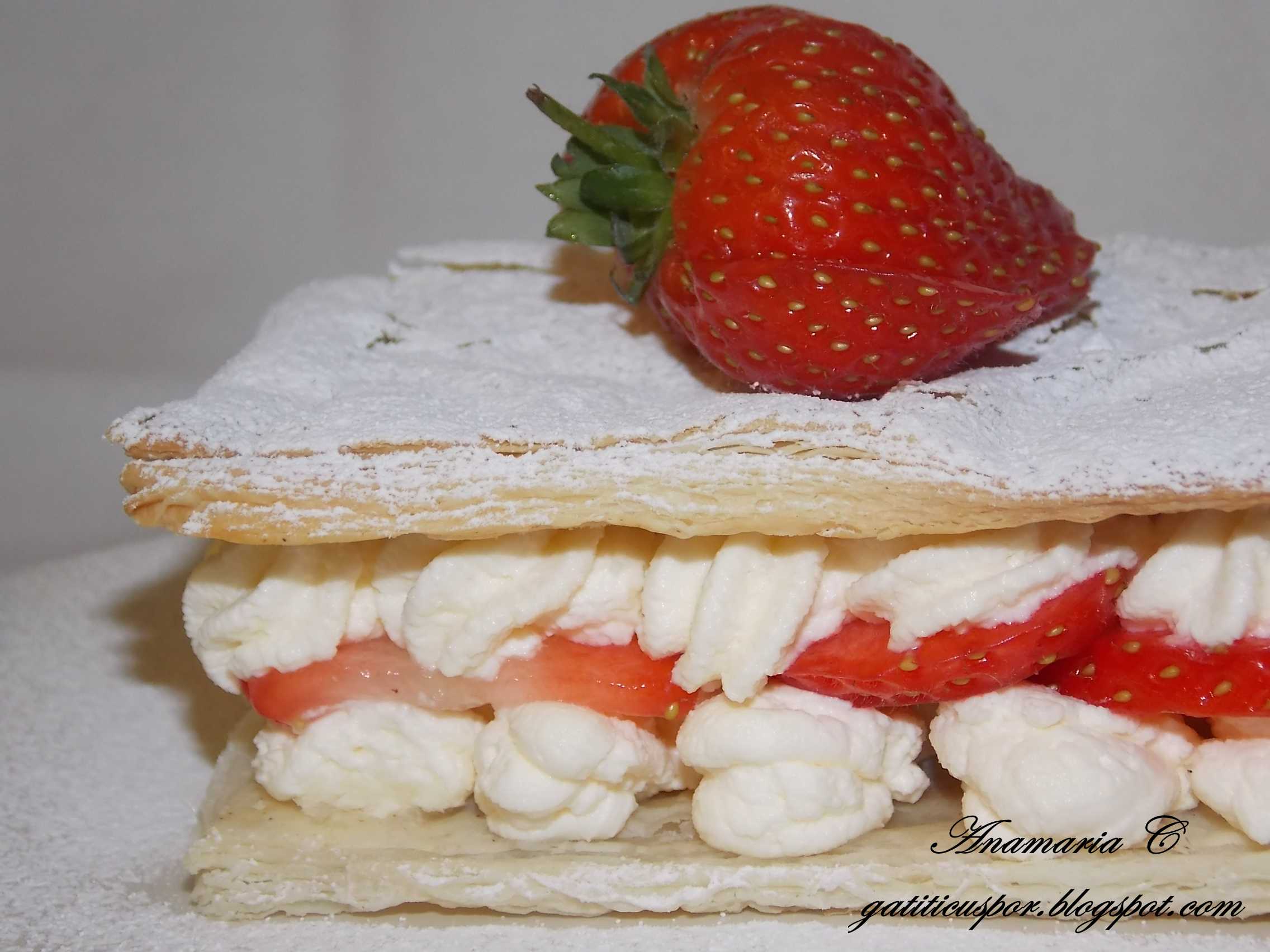 Mille-Feuille Cu Capsune