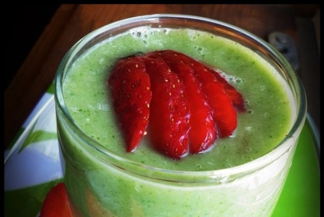 Smoothie cu avocado si castravete