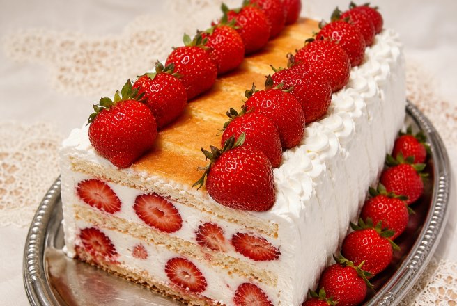Desert tort cu capsuni