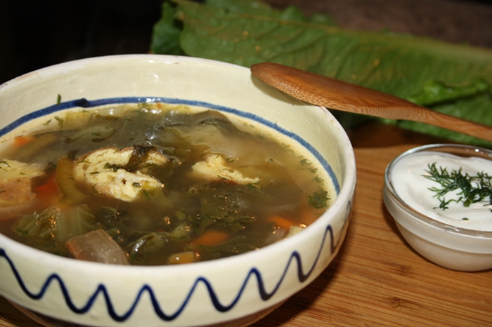 Ciorba de salata verde cu afumatura