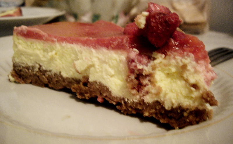 Cheesecake cu zmeura si capsuni