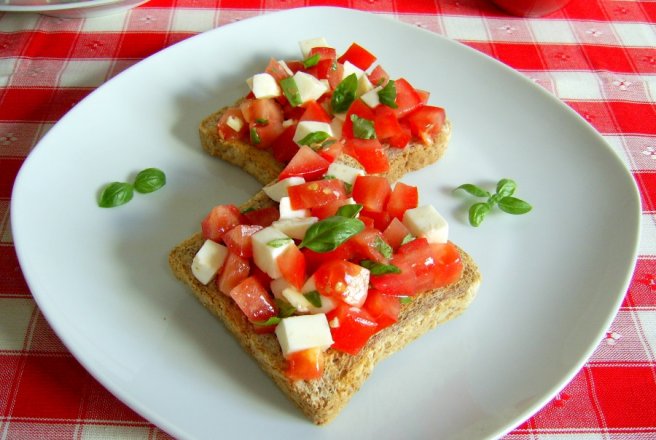 Bruschetta caprese