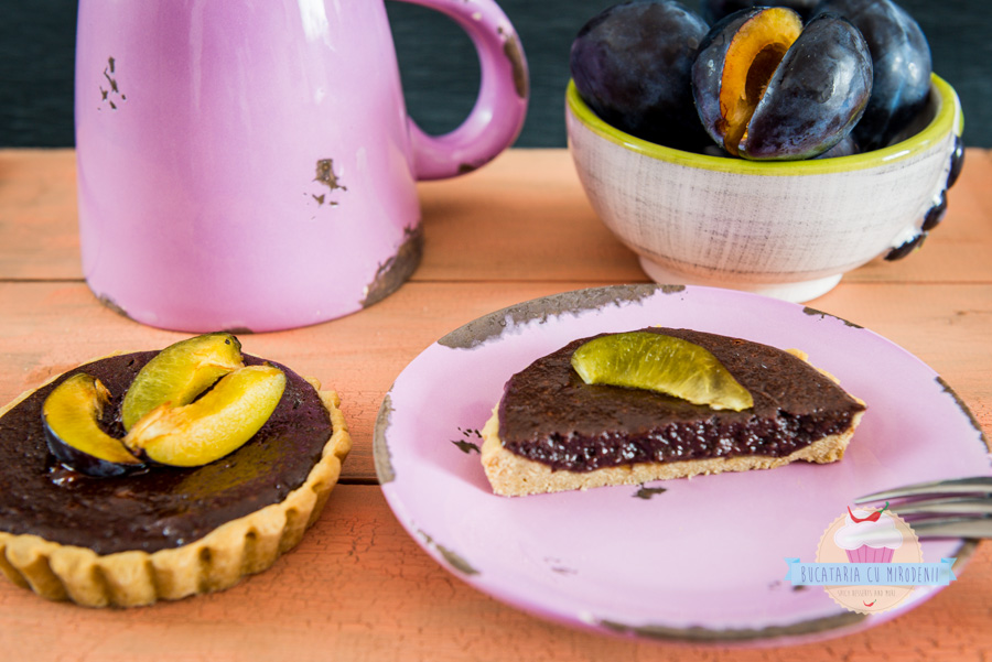 Mini-tarte cu Nesquik si prune