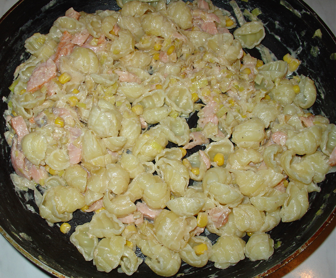 Conchiglie cu porumb si somon afumat