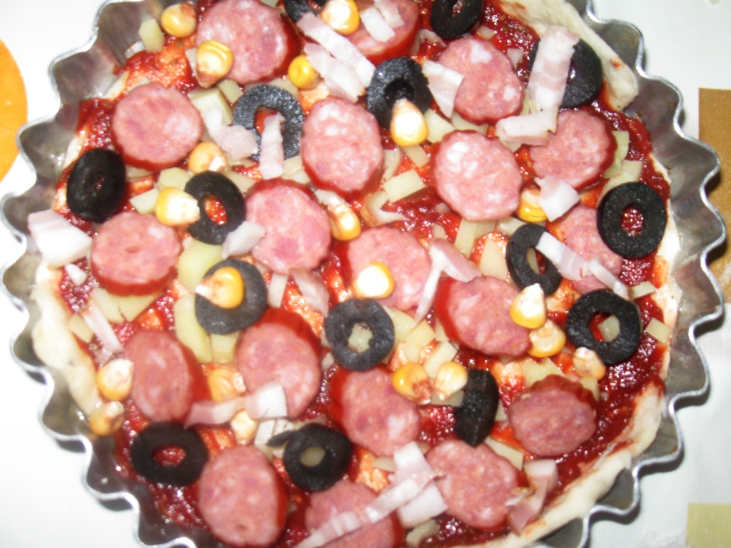 Pizza cu cabanos