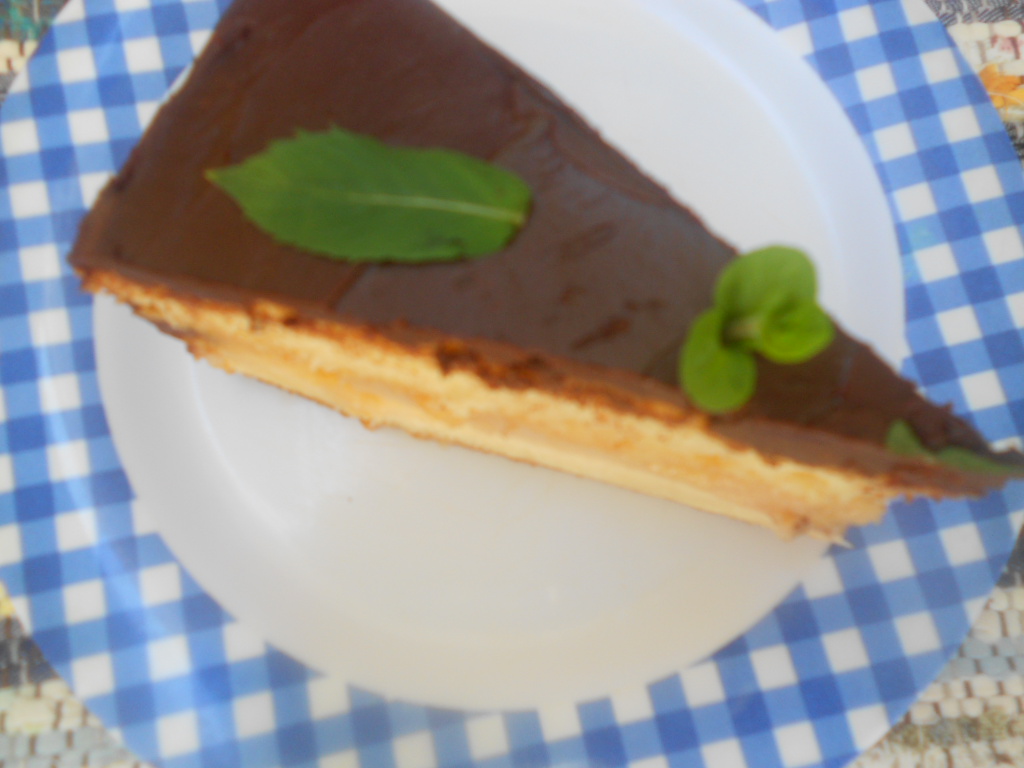 Tort de pere cu crema ganache