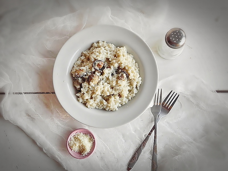 Orez cu ciuperci si parmezan la Multicooker