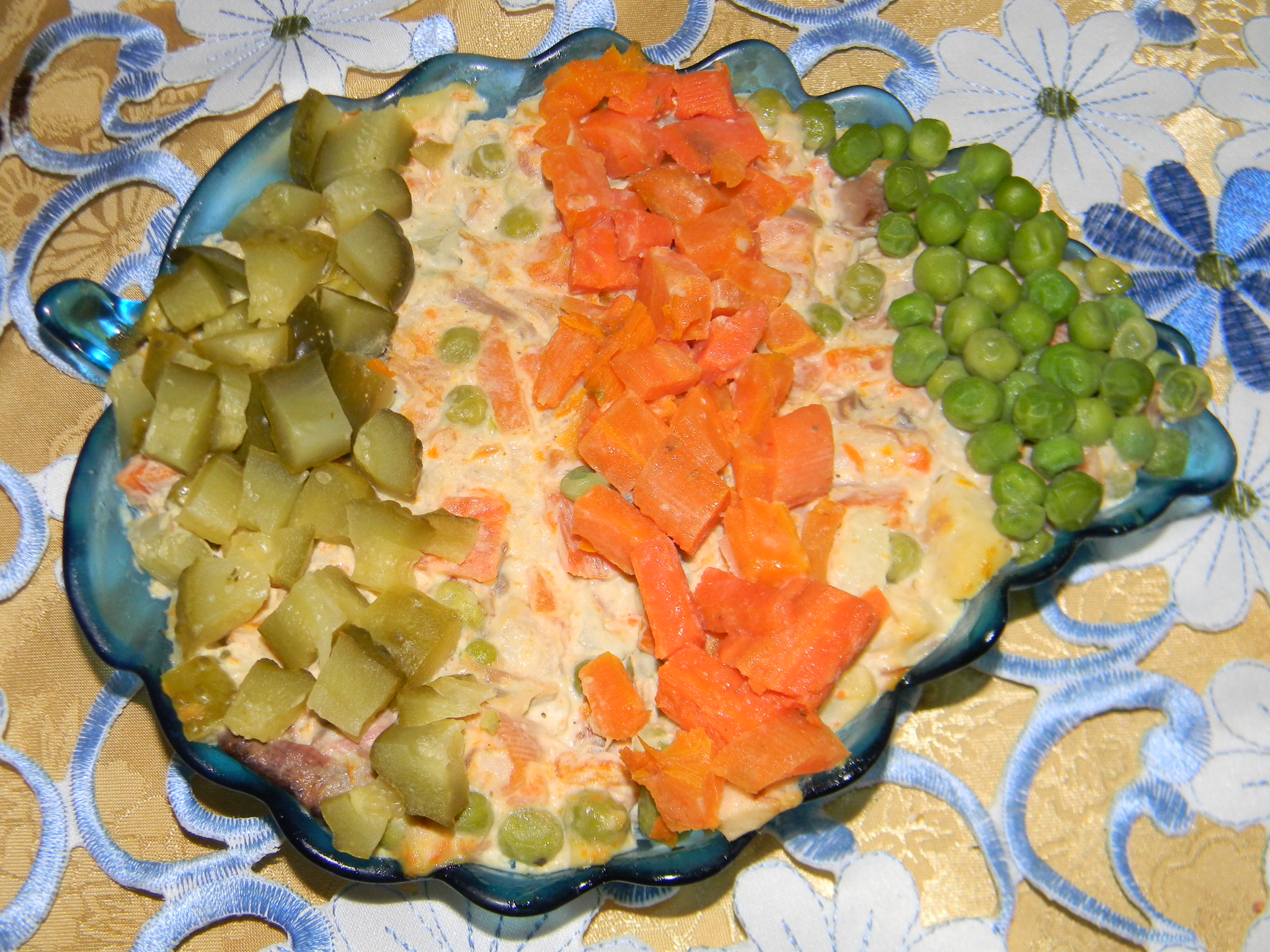 Salata de boeuf cu carne de rata