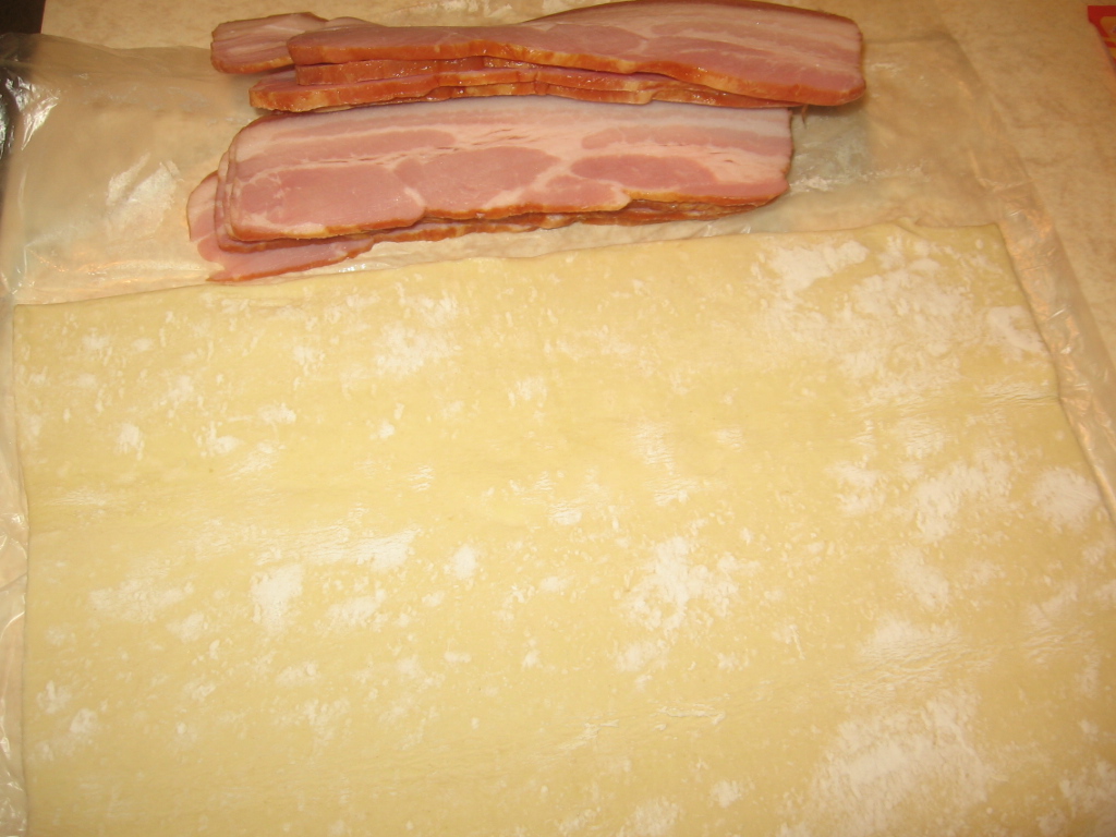 Aperitiv cu foietaj si bacon