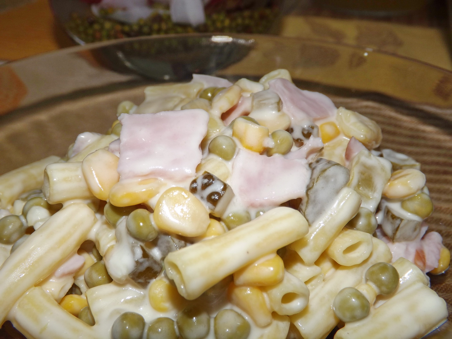 Salata de paste cu legume si jambon de porc