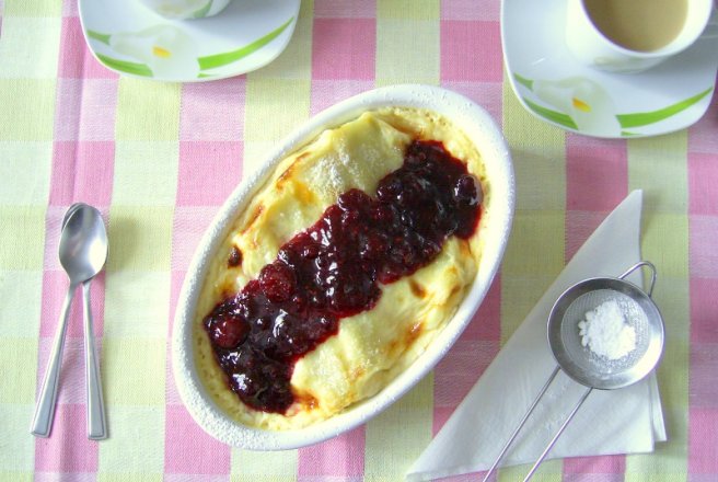 Cannelloni cu mac si sos de fructe de padure