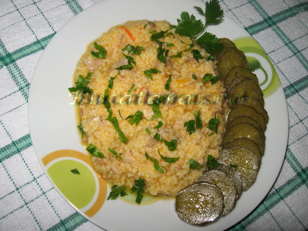 Cous-cous cu legume si carne de gaina