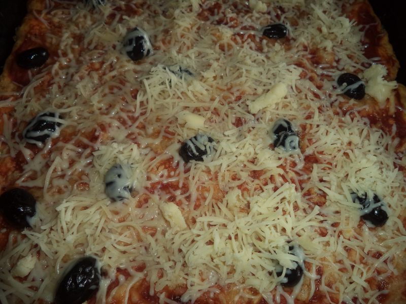 Pizza cu pasta de ardei