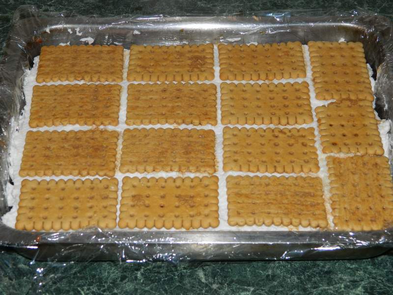 Prajitura de biscuiti si miez de lapte