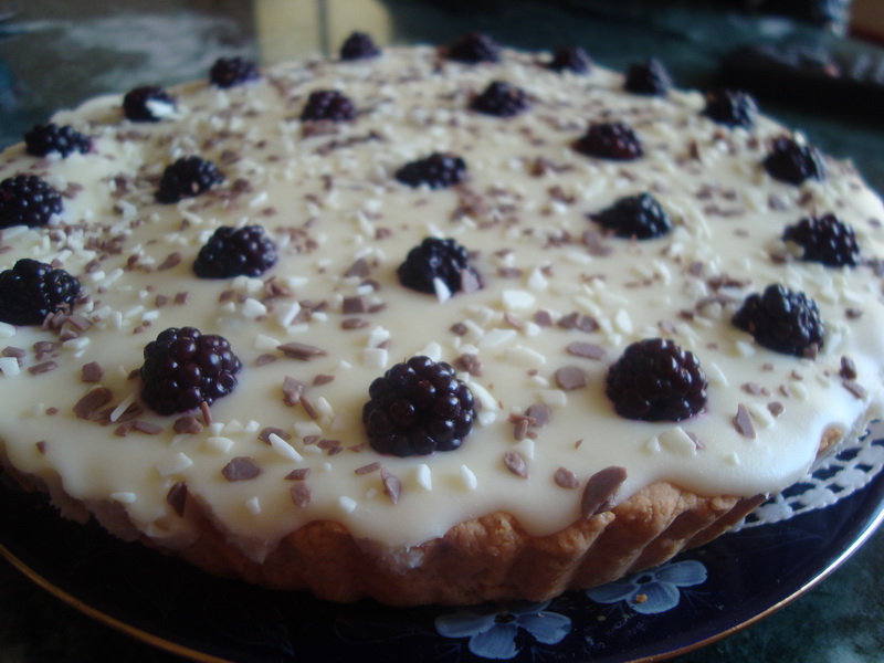 Tarta cu jeleu de mure, coacaze si mascarpone