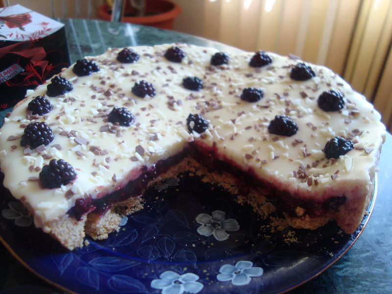 Tarta cu jeleu de mure, coacaze si mascarpone