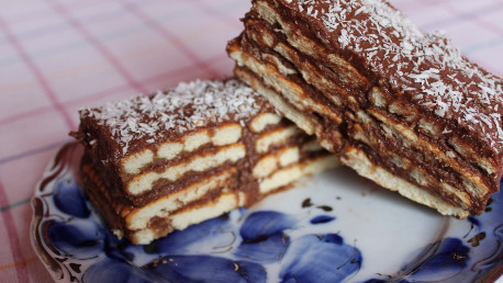 Tort de biscuiti cu crema de cacao